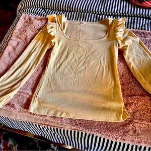 Scoop neck long sleeved shirt